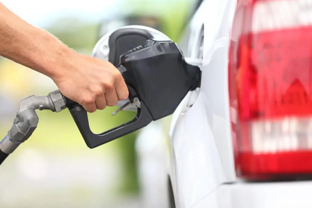 La estación de servicio vende el mismo combustible. ¿Por qué la experiencia cambia tanto entre una sucursales?